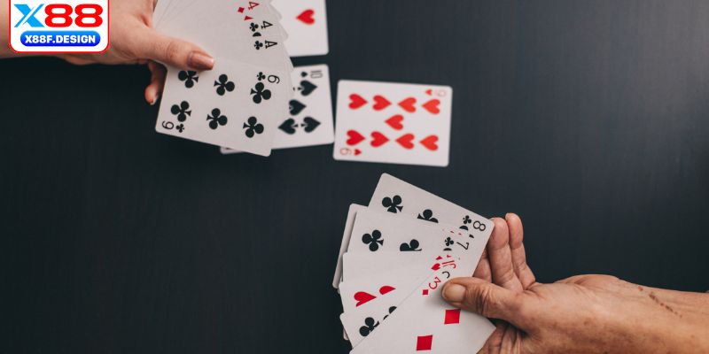 Quan sát đối thủ giúp thắng lớn trong Tiến Lên